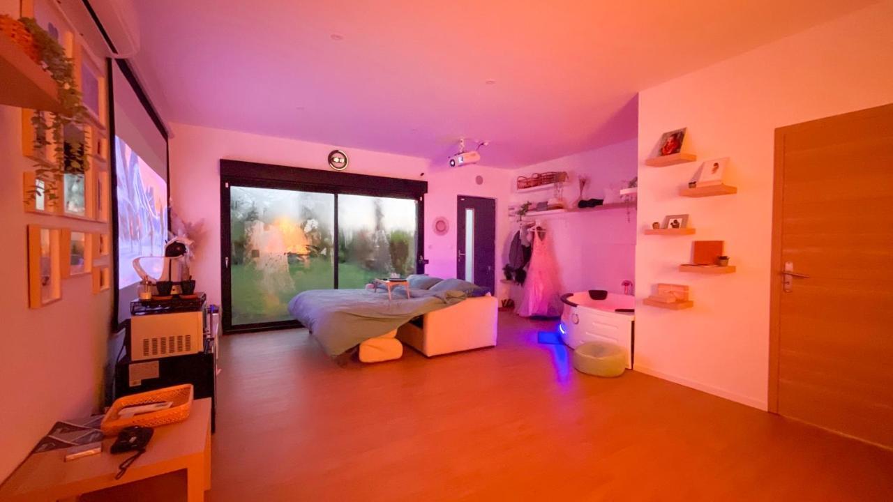 Capsule Nature & Photos - Jacuzzi - Netflix & Home Cinema - Ps5 & Jeu Thun-Saint-Martin Luaran gambar